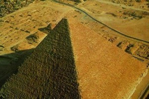 胡夫金字塔相当于多少层楼高 胡夫金字塔比例 ()