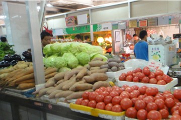 四川绵阳：时令蔬菜上市  菜价窄幅波动 ()