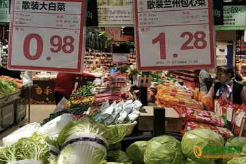 浦江：蔬菜价格“亲民” ()